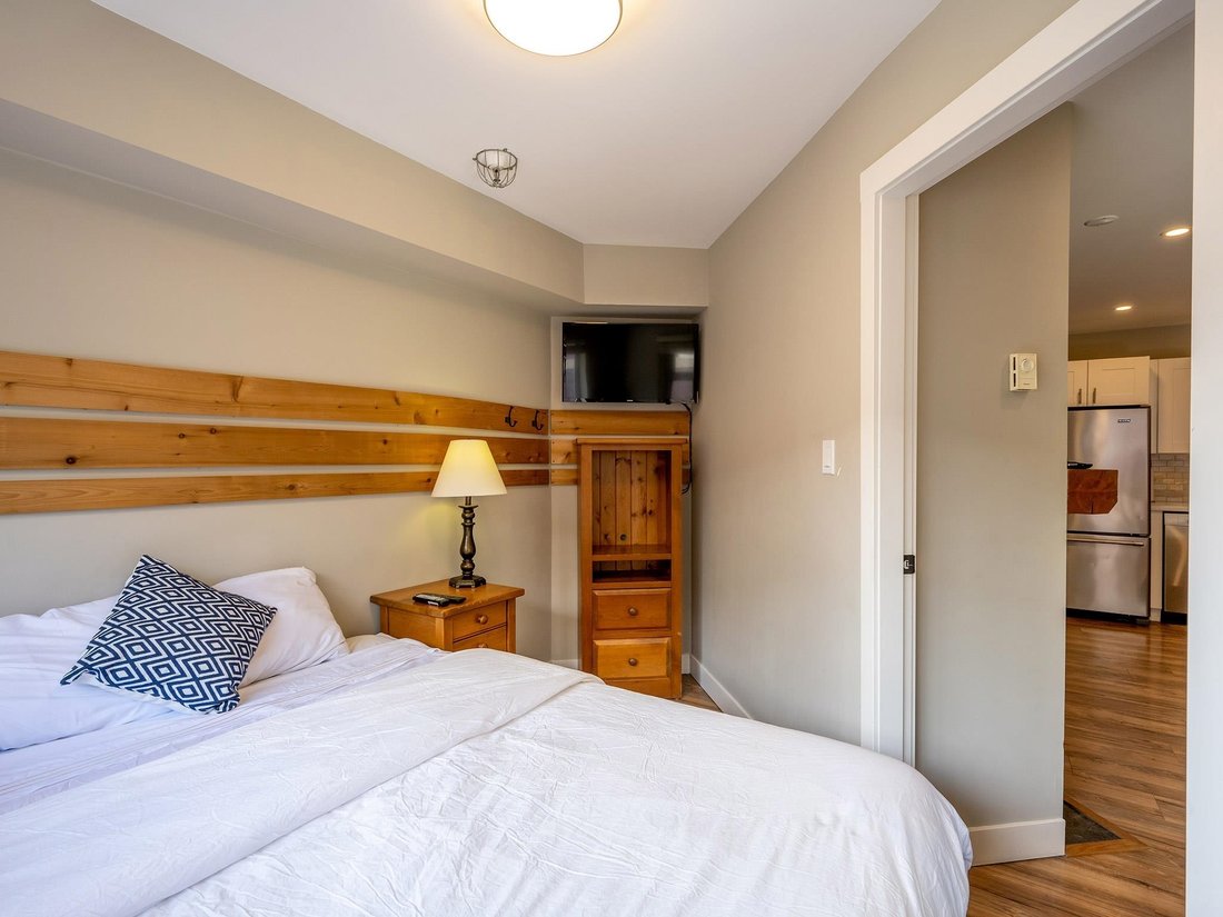 Condo in Whistler, British Columbia, Canada 5 - 17544622