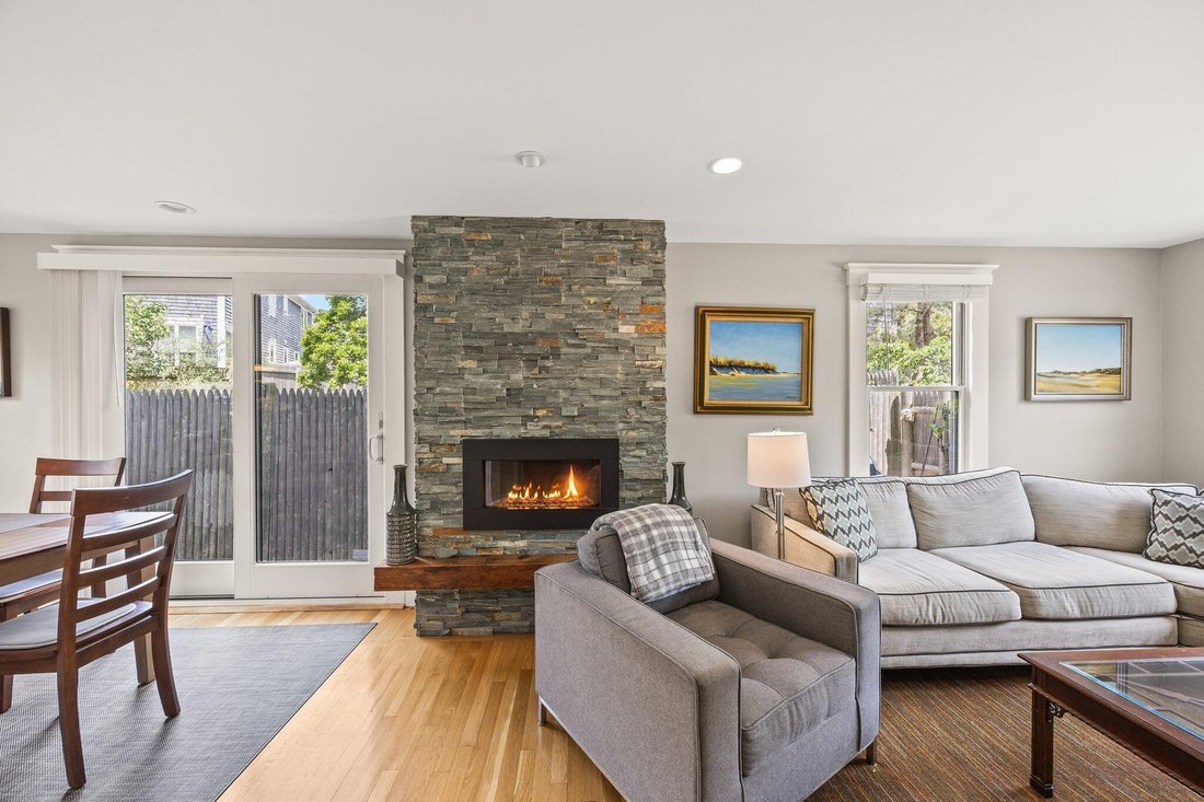 Condo in Provincetown, Massachusetts, United States 1 - 17539229