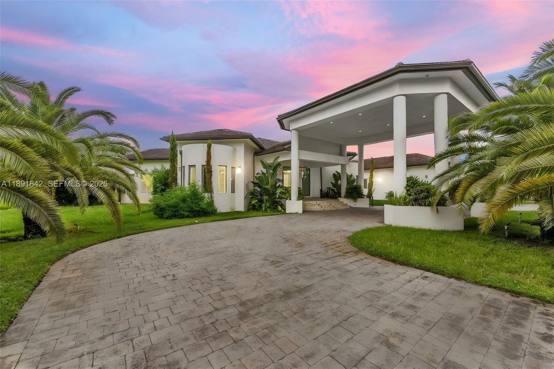 House in Miami, Florida, United States 1 - 16639913