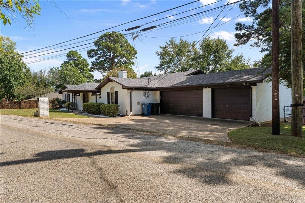 House in Gladewater, Texas, United States 3 - 17543449