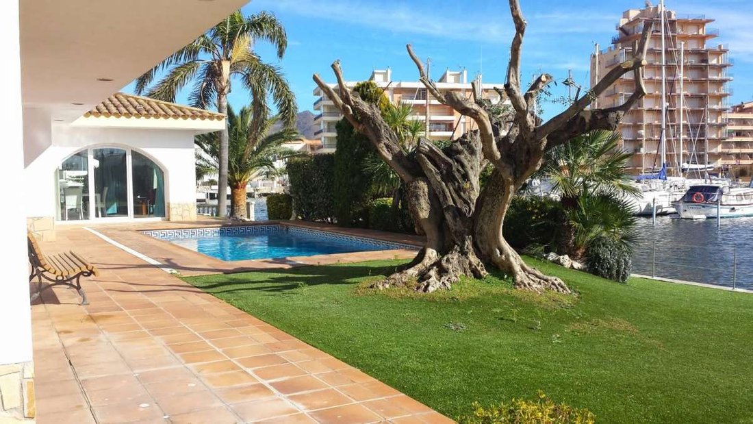 Villa in Roses, Catalonia, Spain 1 - 17542673