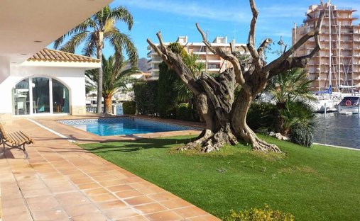Villa in Roses, Catalonia, Spain 1