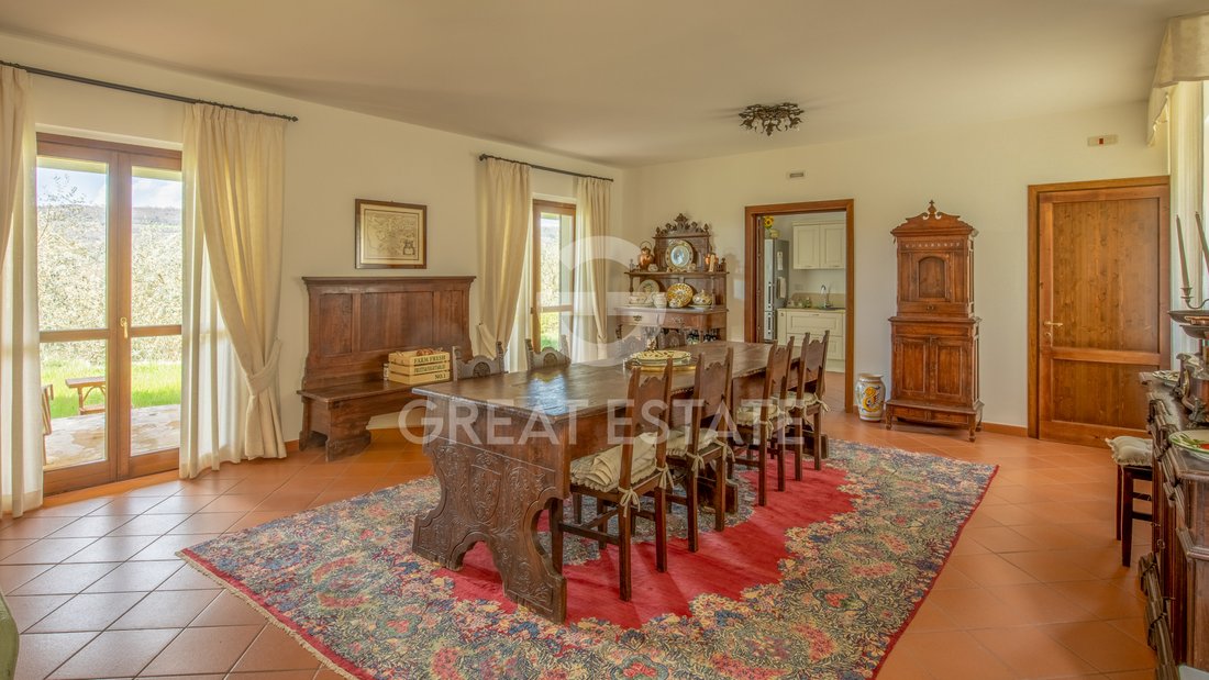 Estate in Corciano, Umbria, Italy 2 - 17533466