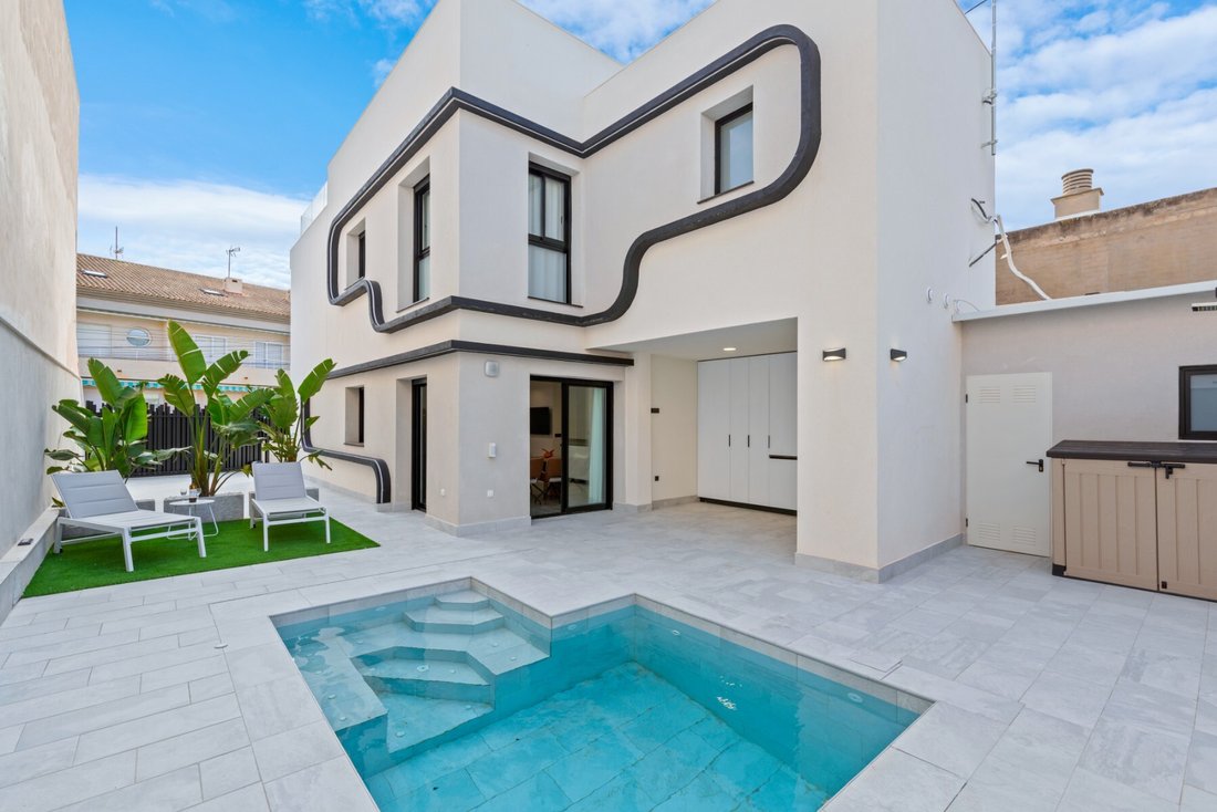 Villa in Pilar de la Horadada, Valencian Community, Spain 1 - 17540230