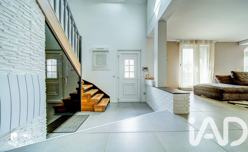 House in La Seille-Rive Gauche, Marly, France 1