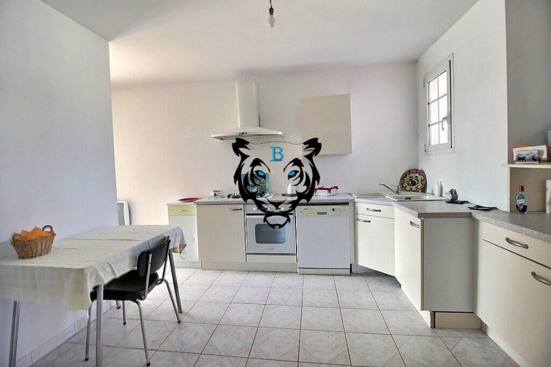 House in Partie Nord-Ferrieres-Cadenades-Rouviere, Le Muy, France 4 - 17543306