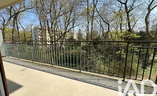 Apartment in La Fontaine-Parc des Sceaux-Croix de Berny-Centre Ville, Antony, France 1
