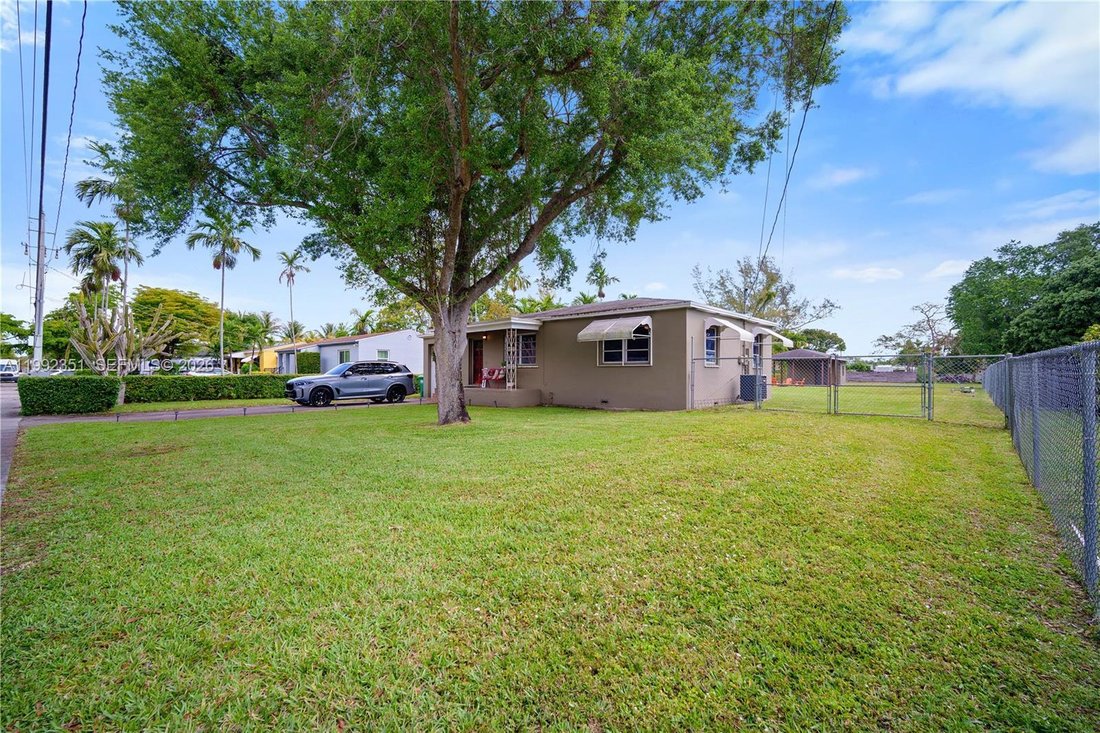 House in Miami, Florida, United States 5 - 17539800
