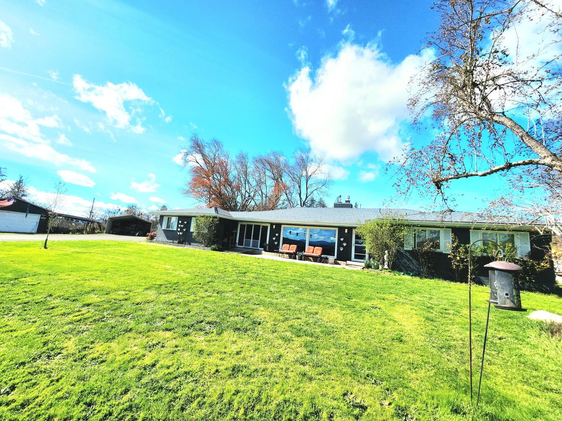 House in Eagle Point, Oregon, United States 3 - 17542551