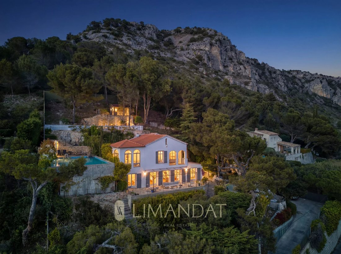 Villa in Èze, Provence-Alpes-Côte d'Azur, France 4 - 17539928