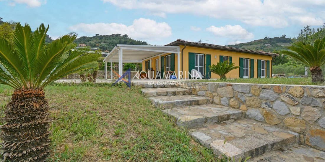 Villa in Vallecrosia, Liguria, Italy 1 - 17539760