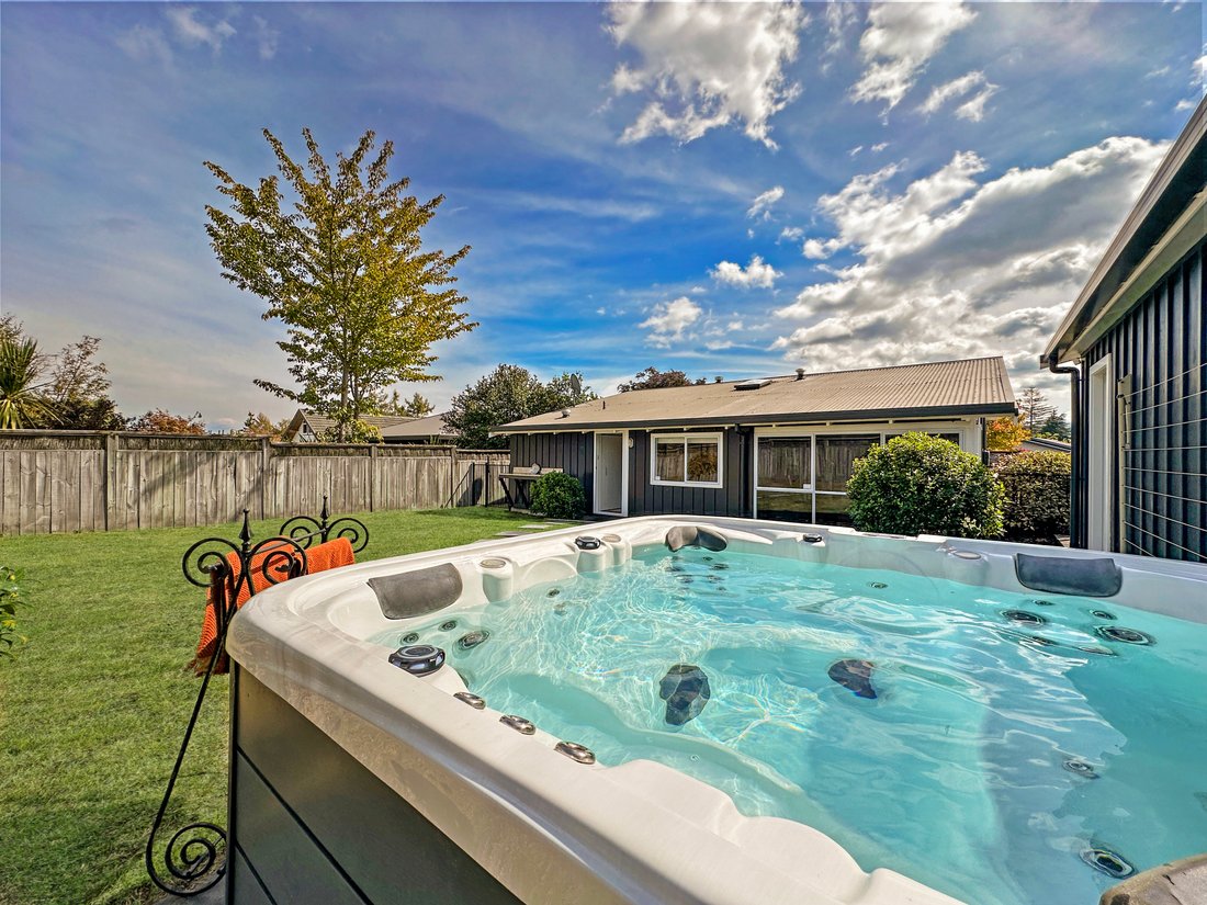 Kinloch, Waikato, New Zealand 4 - 17539200