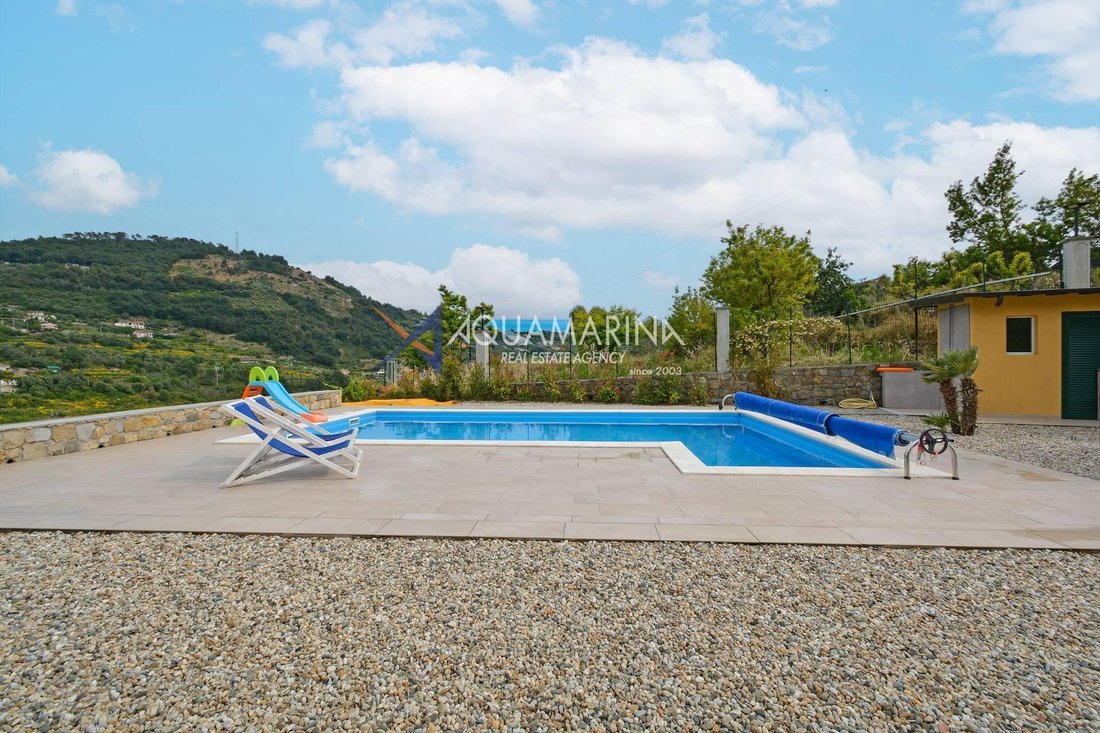 Villa in Vallecrosia, Liguria, Italy 2 - 17539760