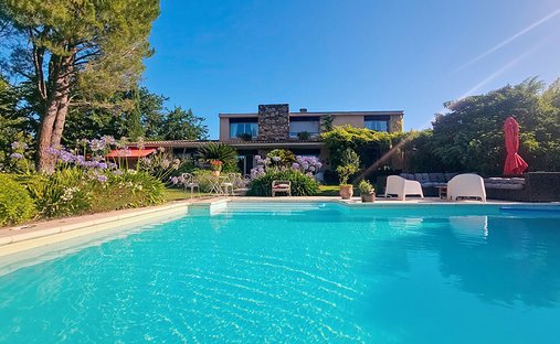 Villa in Montfavet Banlieue, Avignon, France 1