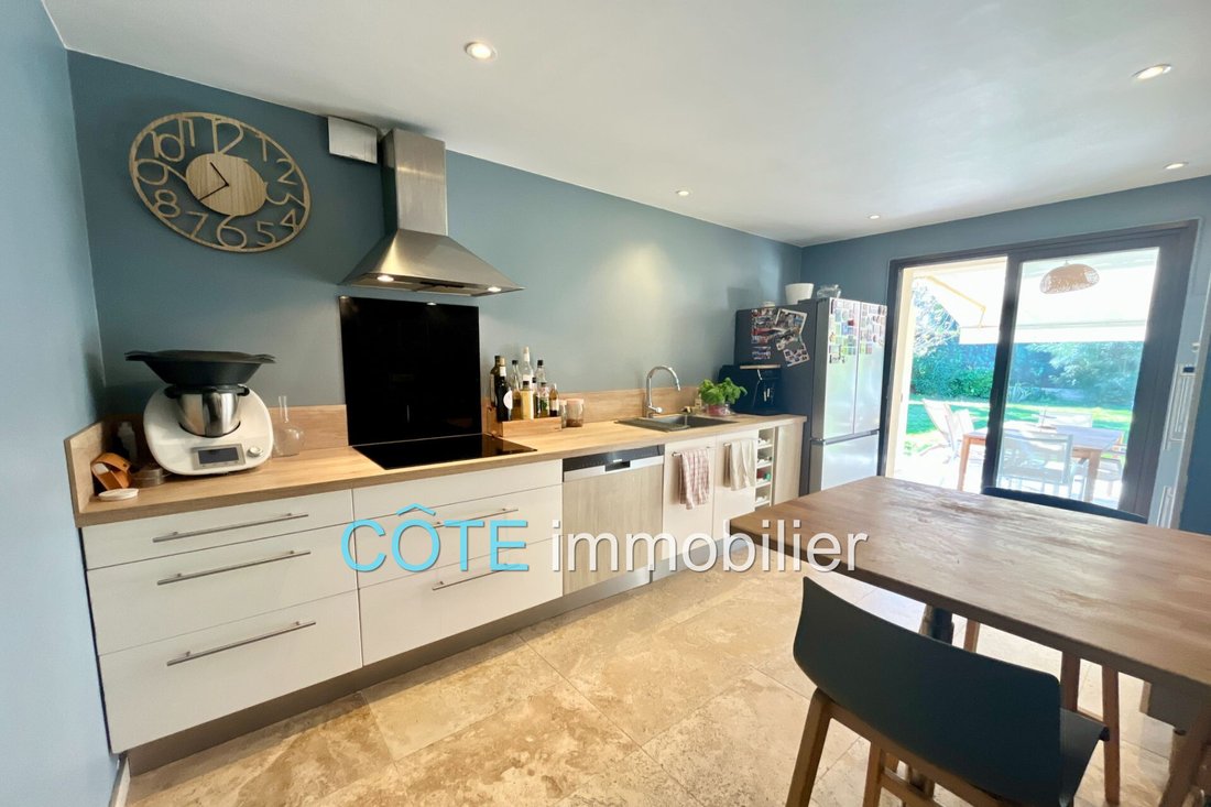 Villa in Les Cougoulins-Rastines, Antibes, France 5 - 17540857