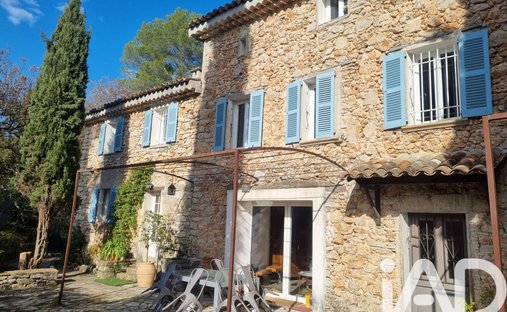Casa a Est, Lorgues, Francia 1