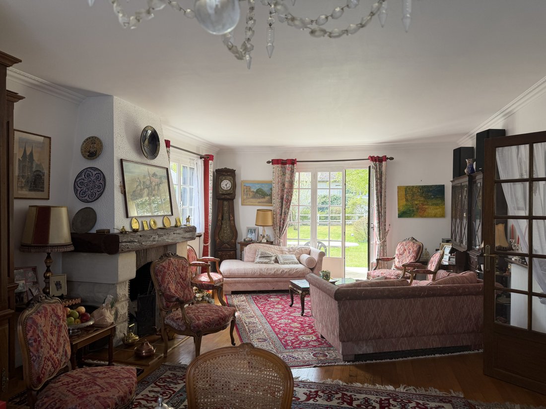House in Marly-le-Roi, Ile-de-France, France 4 - 17540733