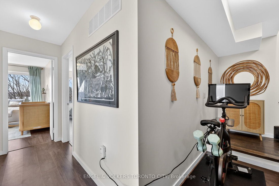 House in Aurora, Ontario, Canada 3 - 17544658