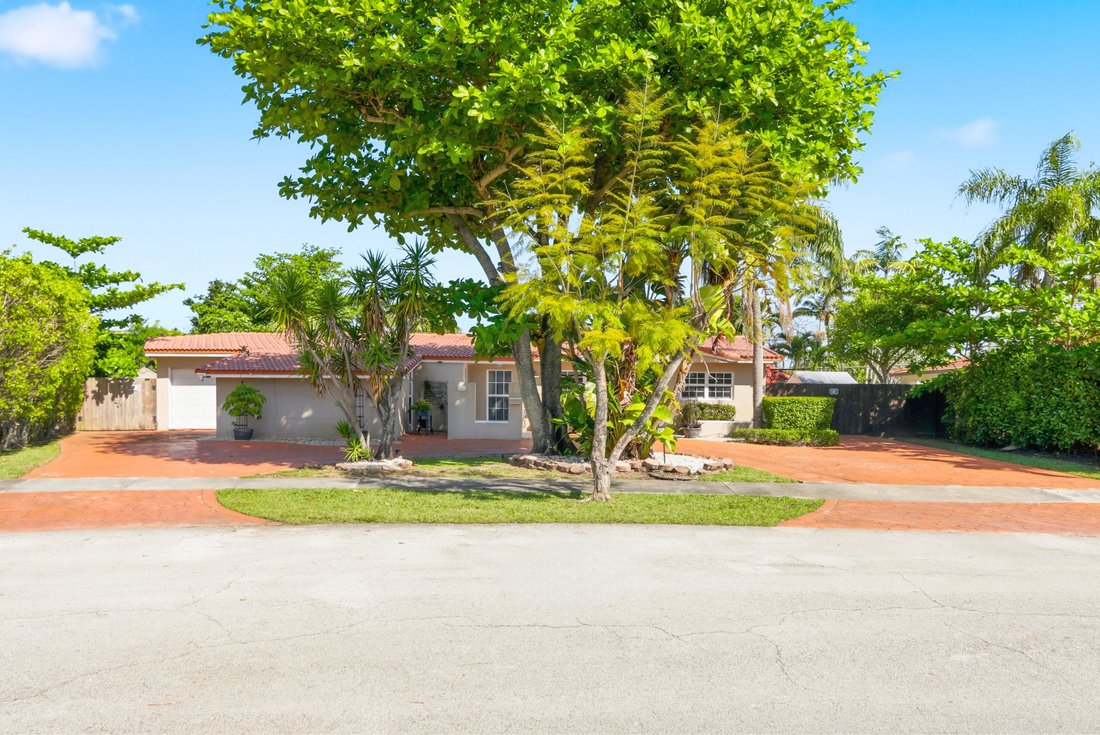 House in Miami, Florida, United States 3 - 17539372
