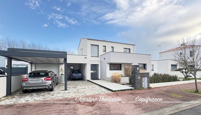 House in Croix de Vie, Saint-Gilles-Croix-de-Vie, France 2 - 17225574