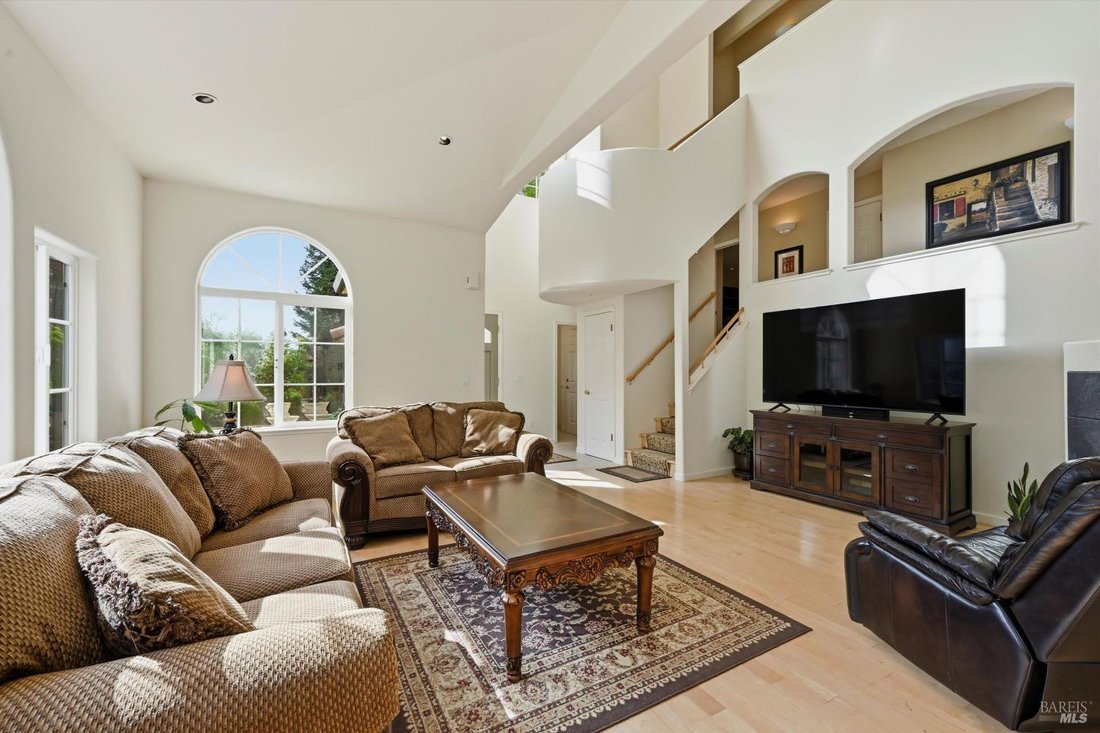 House in Cloverdale, California, United States 3 - 17541662