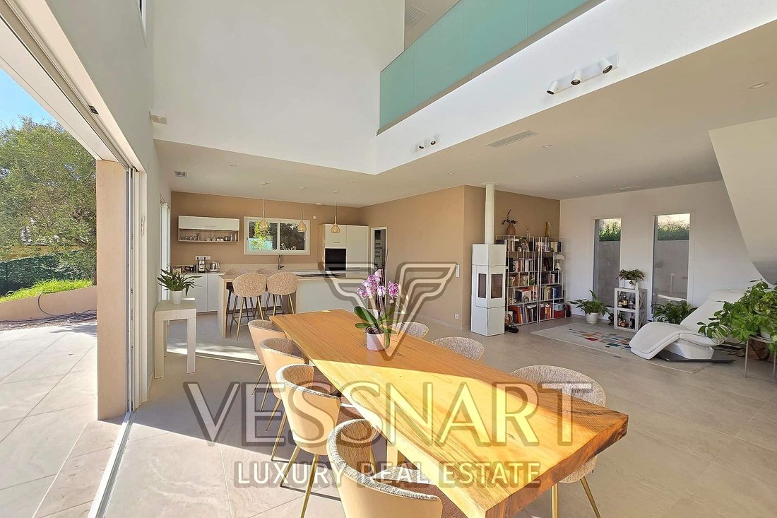 Villa in Val de Cagne-Colline Route de Vence, Cagnes-sur-Mer, France 5 - 17539722