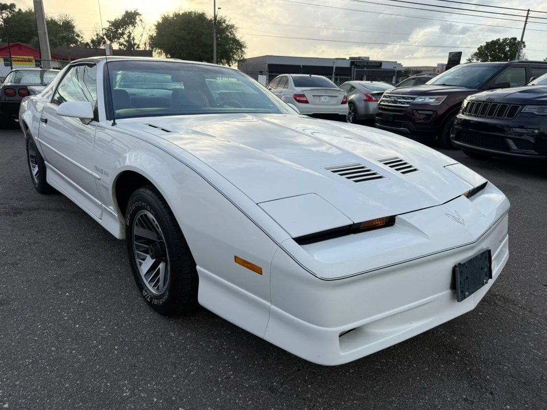 Coupe in Orlando, FL, United States 3 - 17541736