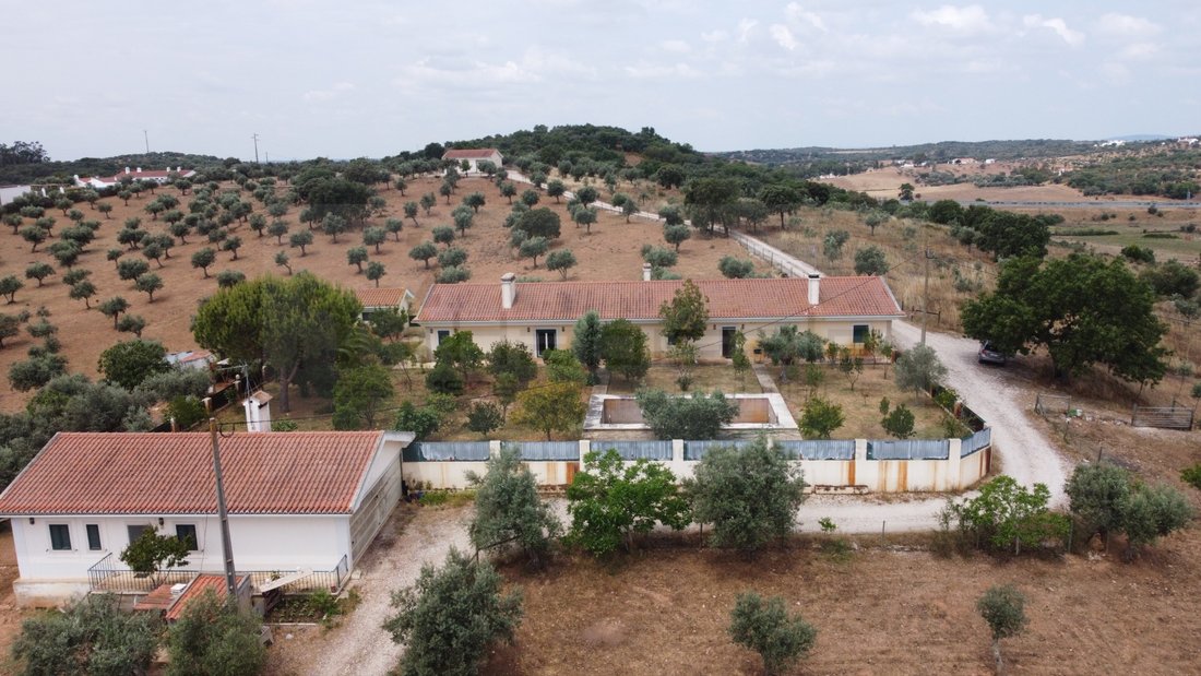 Estate in Estremoz (Santa Maria e Santo Andre), Évora District, Portugal 1 - 17541969