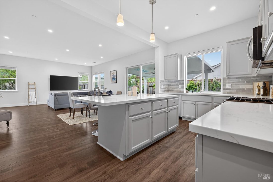 House in Windsor, California, United States 3 - 17541664