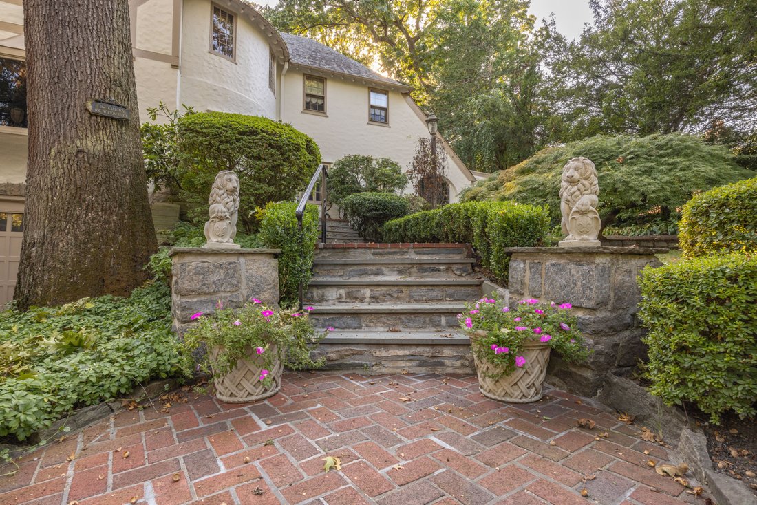 House in Bronxville, New York, United States 2 - 17539373