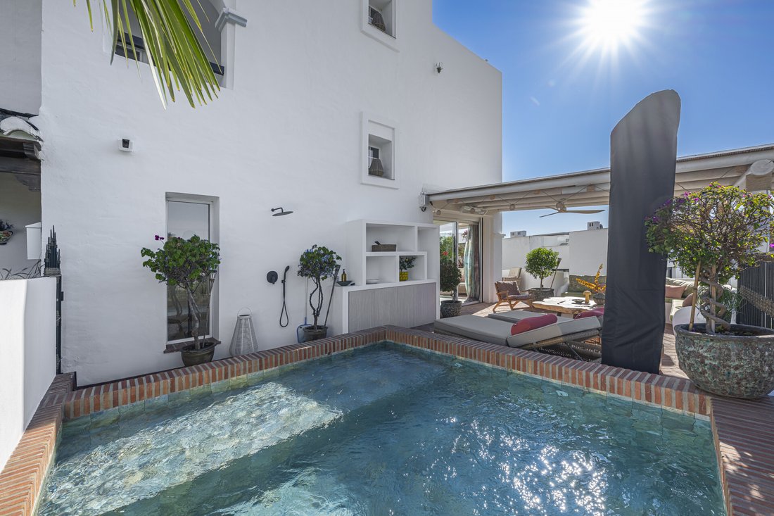 Townhouse in Marbella, Andalusia, Spain 5 - 17539768