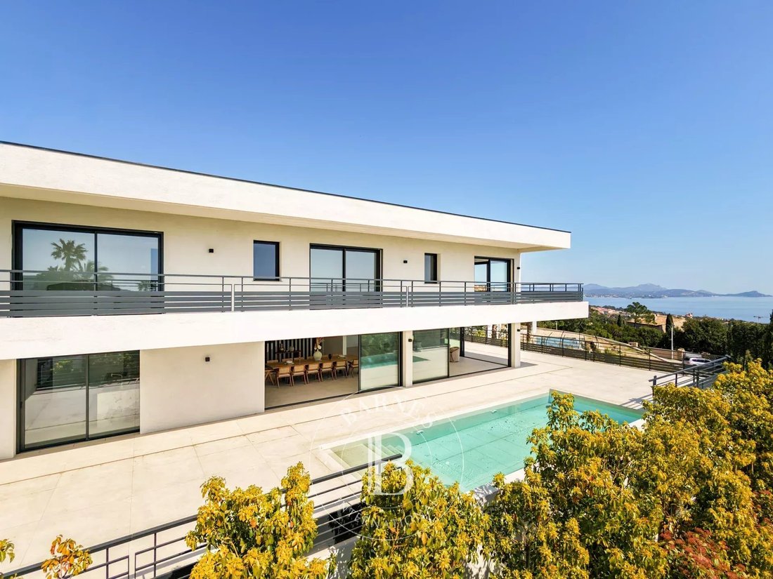 Villa in French Riviera, Provence-Alpes-Côte d'Azur, France 1 - 15607234