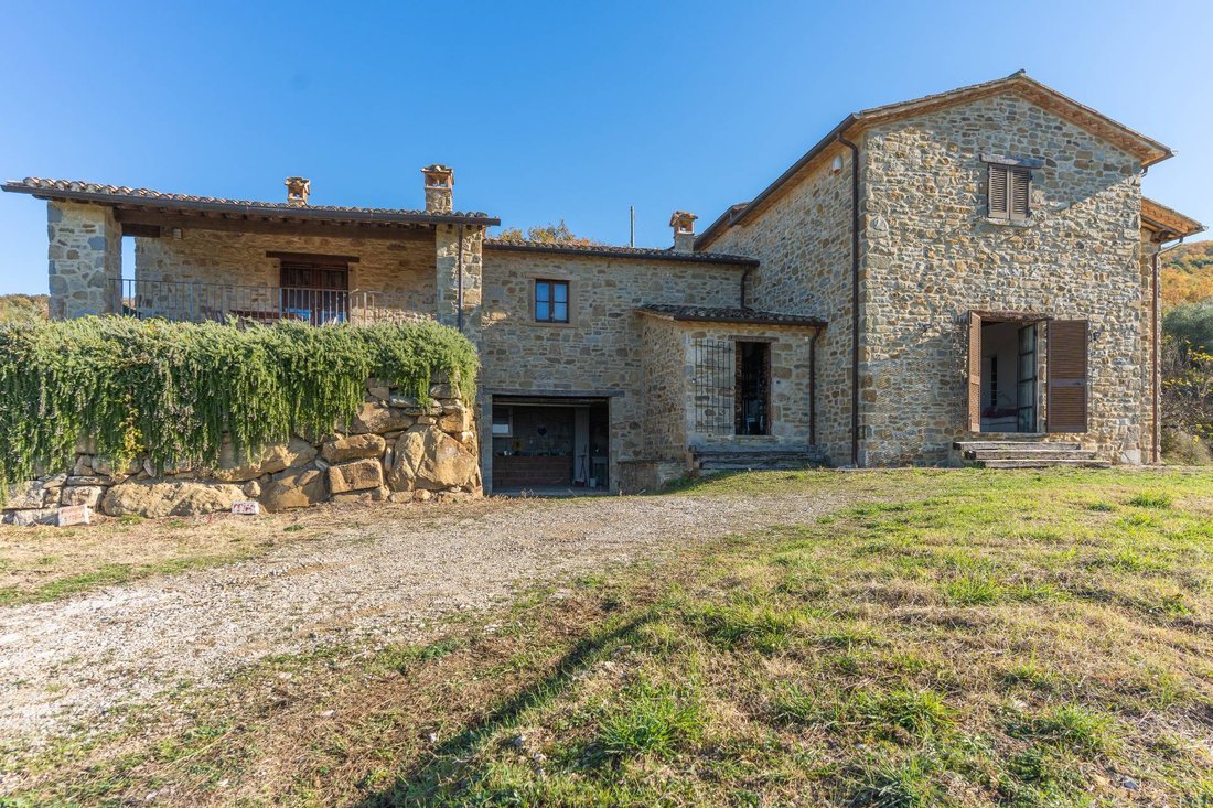 Estate in Magione, Umbria, Italy 2 - 16916260