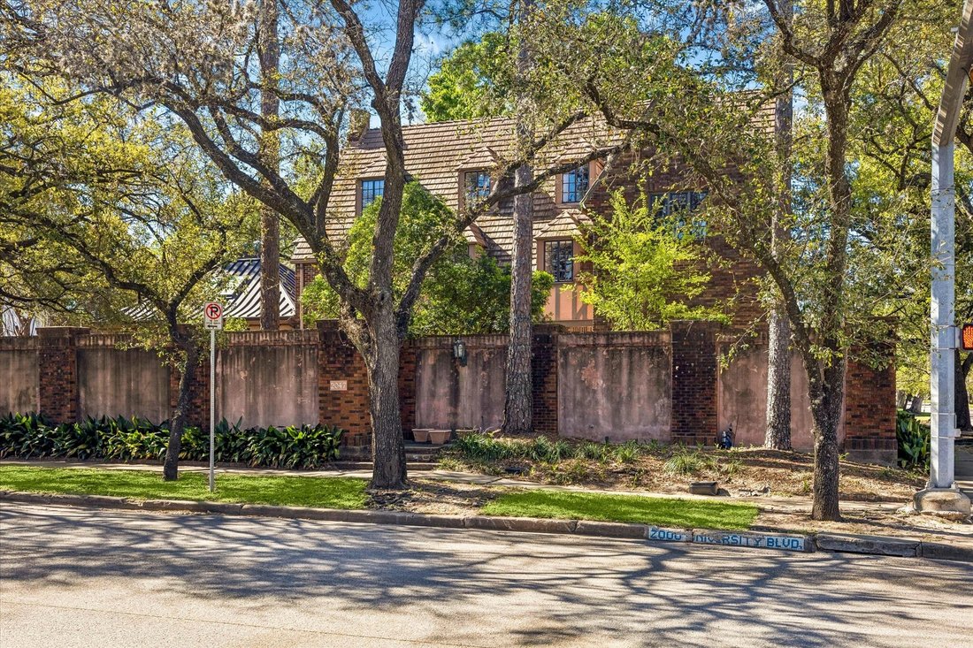 House in Houston, Texas, United States 3 - 17542119