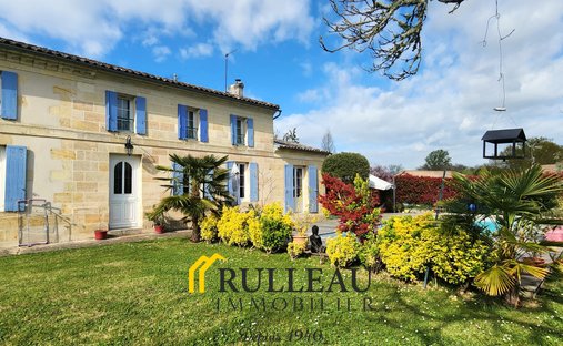 House in Teuillac, Nouvelle-Aquitaine, France 1