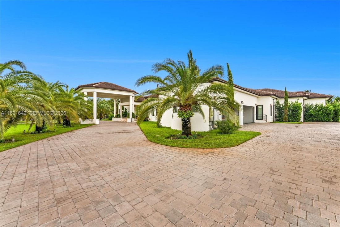 House in Miami, Florida, United States 5 - 16639913