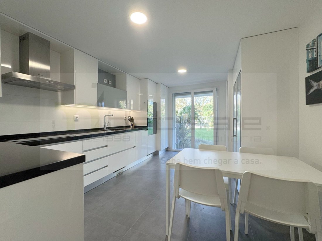 Apartment in Paco de Arcos, Lisbon, Portugal 2 - 17542093