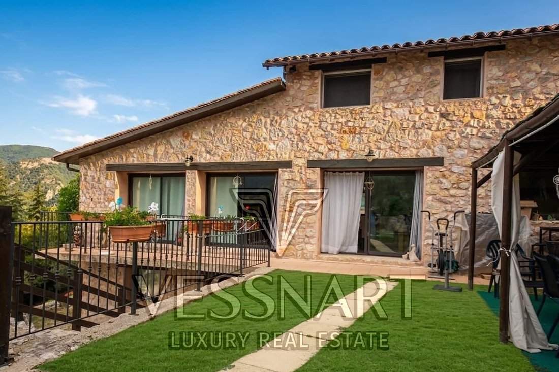 Villa in Menton, Provence-Alpes-Côte d'Azur, France 2 - 14491345