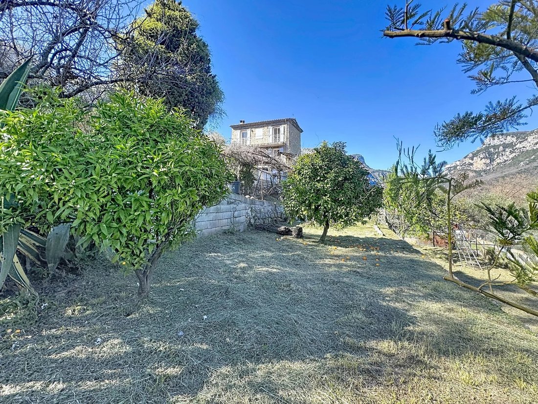 House in Le Bar-sur-Loup, Provence-Alpes-Côte d'Azur, France 2 - 17539970