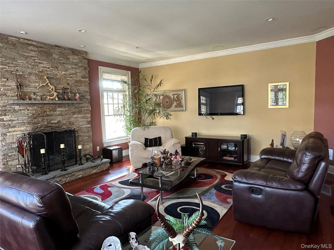 House in Farmingville, New York, United States 5 - 17542811