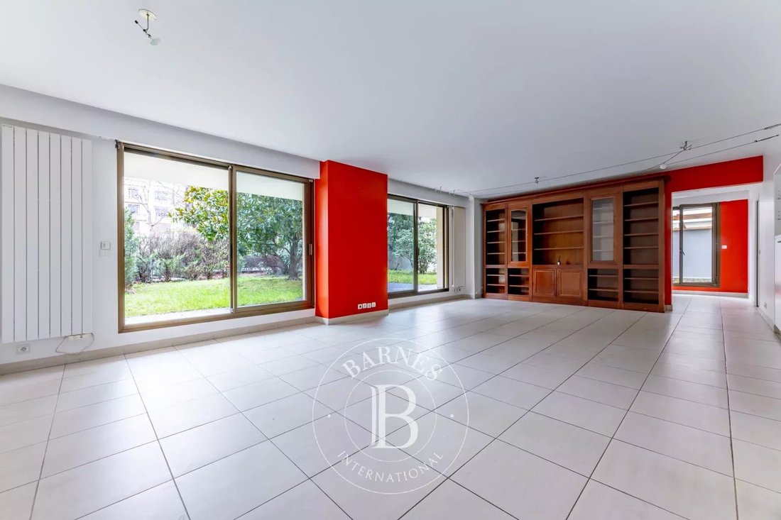 Apartment in Villiers-Cerdan, Levallois-Perret, France 5 - 17541268