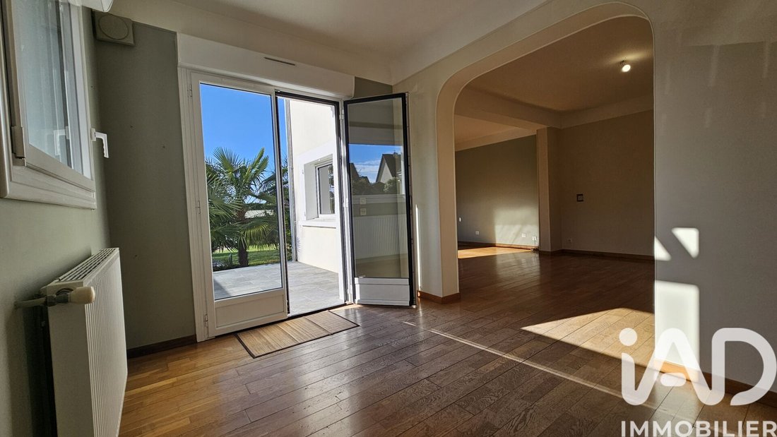 House in Sucy-en-Brie, Ile-de-France, France 3 - 17545694