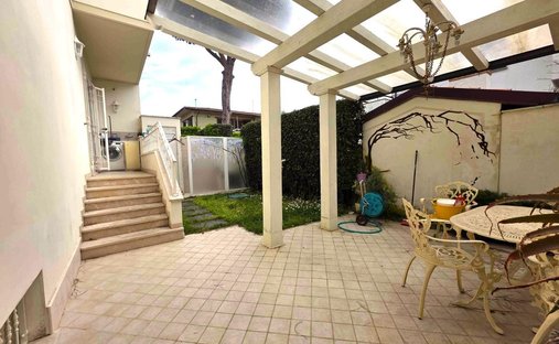 Country House in Cinquale, Montignoso, Tuscany 1