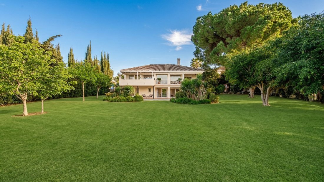 Villa in Guadalmina Alta, San Pedro de Alcantara, Spain 1 - 14709878