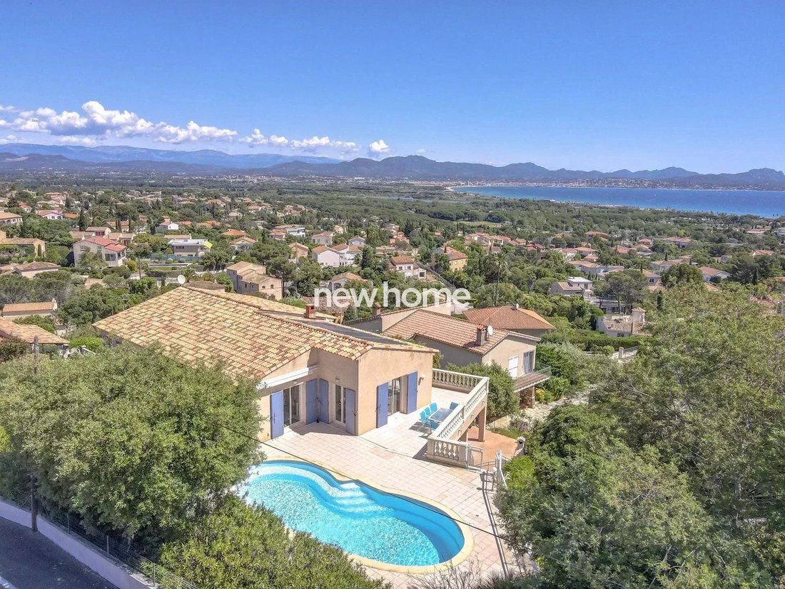 Villa in Frejus, Provence-Alpes-Côte d'Azur, France 1 - 17504502