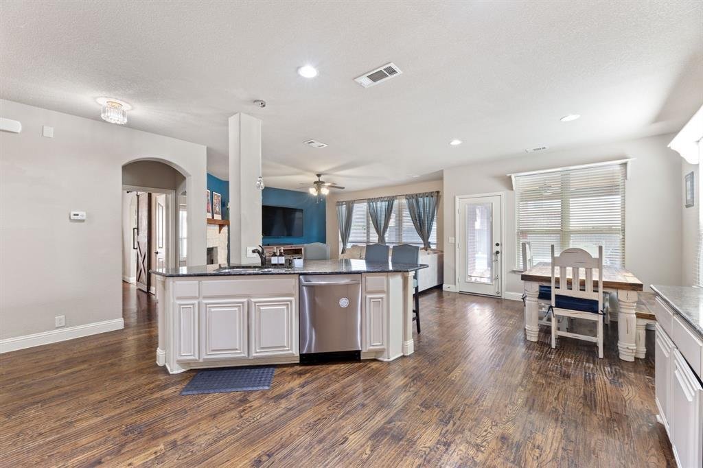 House in Cross Roads, Texas, United States 4 - 17539879