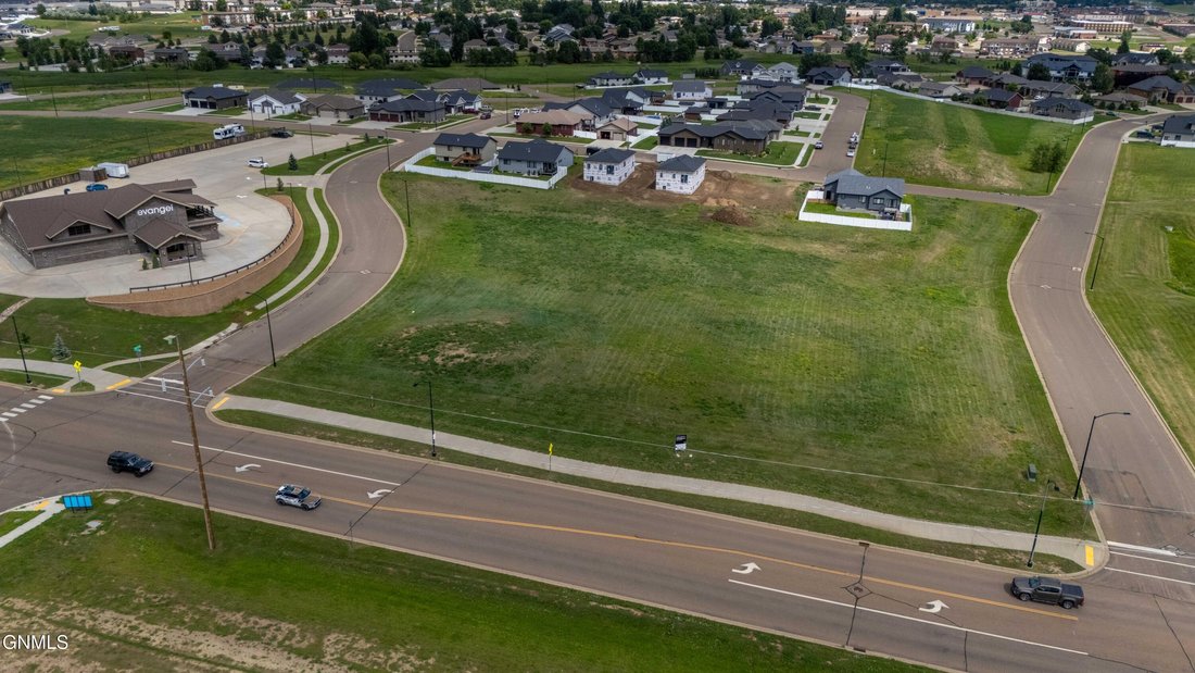 Land in Dickinson, North Dakota, United States 3 - 17540837