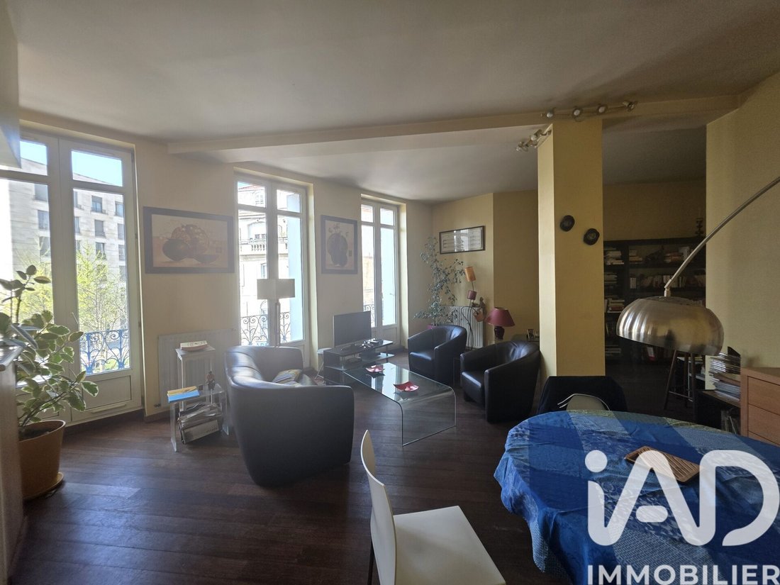 Apartment in Hôtel de Ville-Quinconce-Saint Seurin-Fondaudège, Bordeaux, France 1 - 17545706