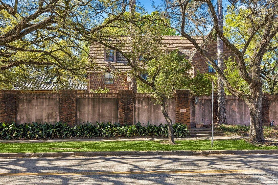 House in Houston, Texas, United States 2 - 17542119