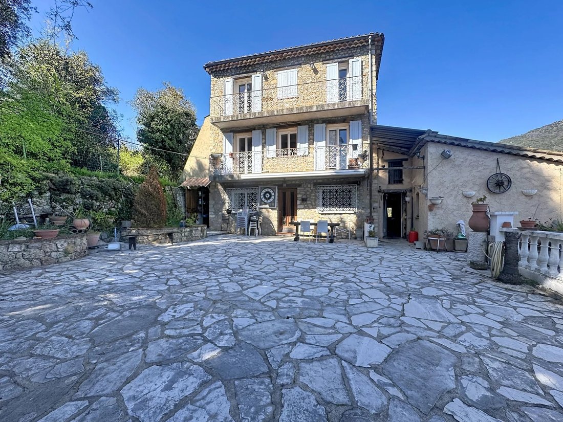 House in Le Bar-sur-Loup, Provence-Alpes-Côte d'Azur, France 3 - 17539970